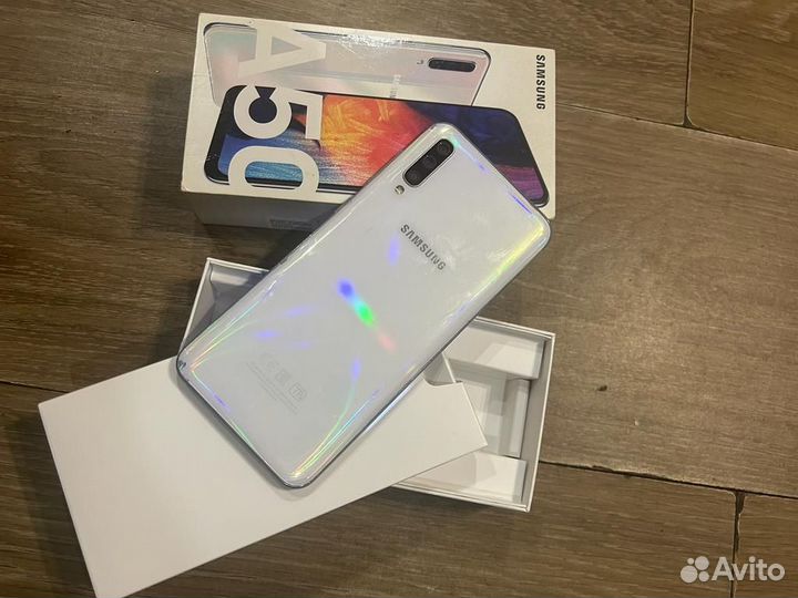 Зарядное и Samsung Galaxy A50
