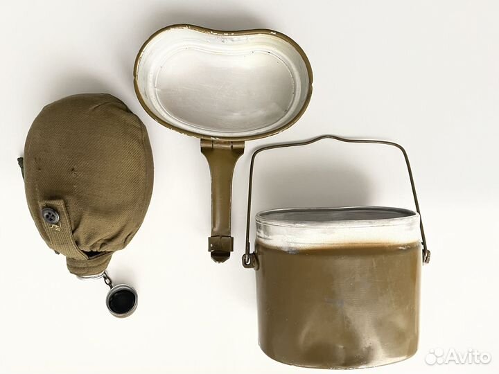 Котелок и фляга армейская