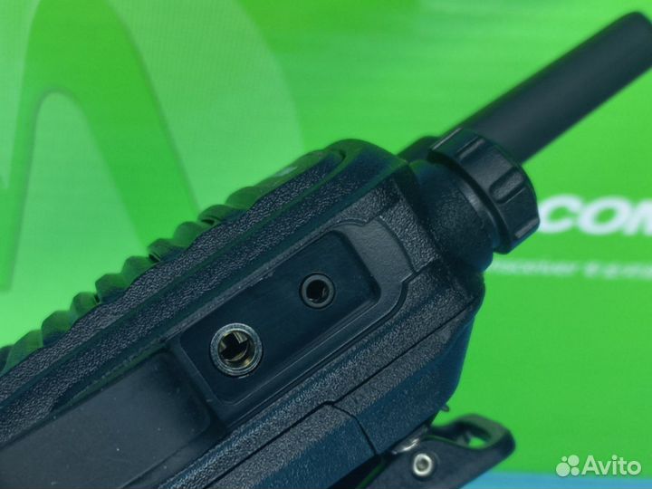 16-канальная рация с фонариком motorola