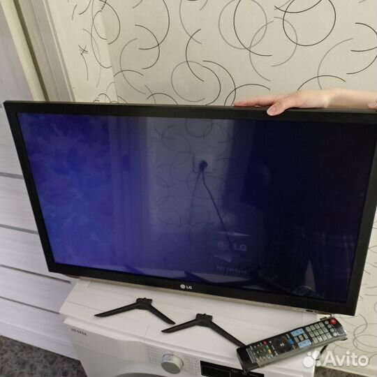 Телевизор LG32LM580T 32