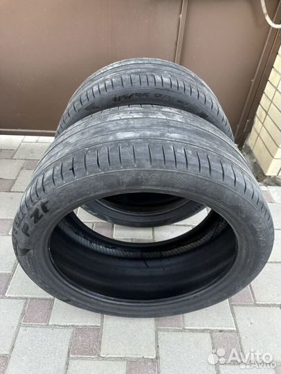 Pirelli P Zero PZ4 275/40 R21 и 315/35 R21 111Y