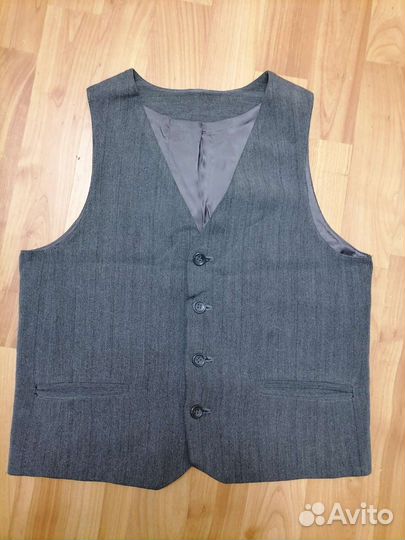 Рубашки, жилет школьный р-р 134-146