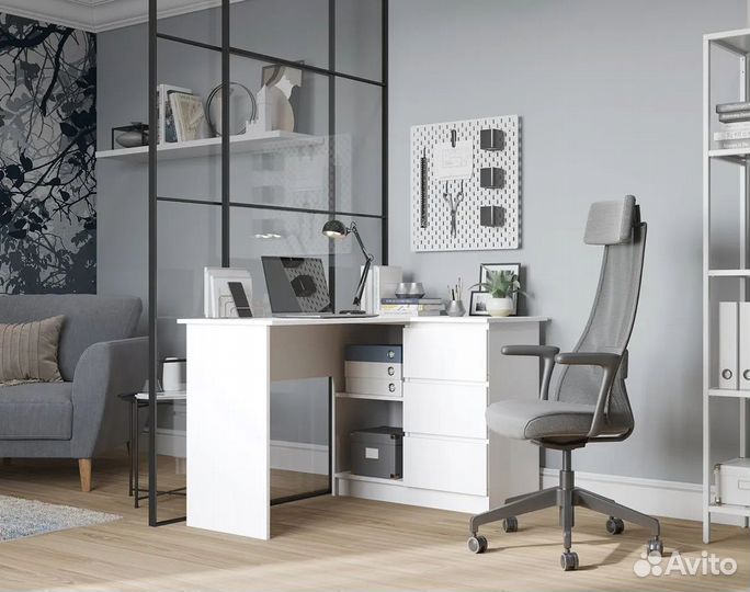 Стол угловой письменный в современном стиле