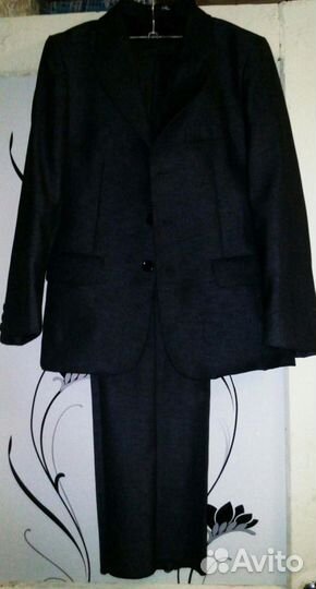 Костюм школьный новый