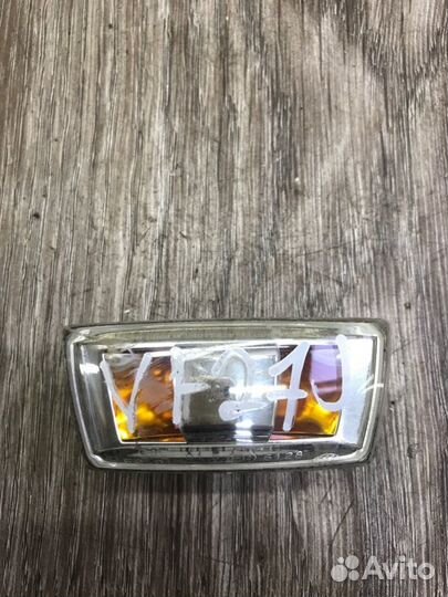 Повторитель поворота передний правый Opel Astra H