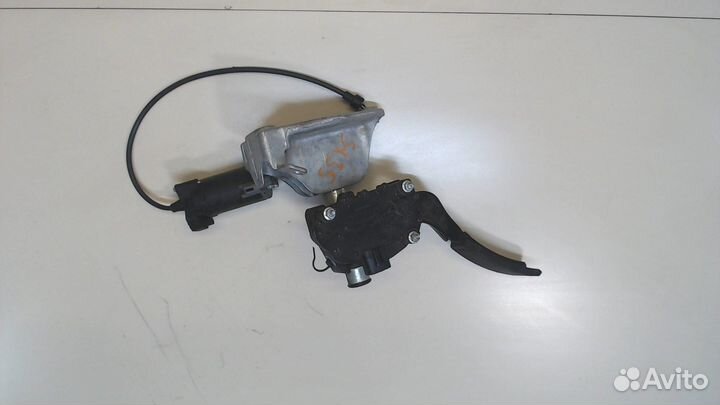 Педаль газа Infiniti QX56, 2005