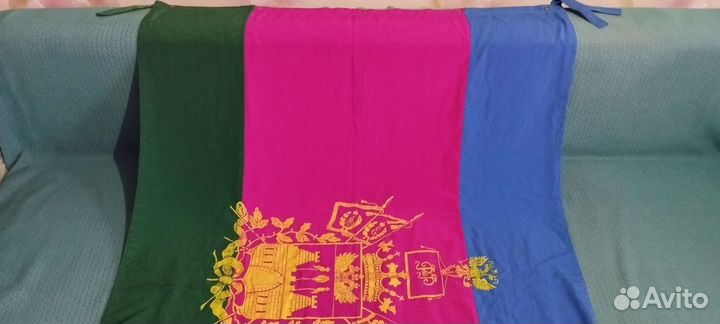 Государственные флаги России и Краснодарского края