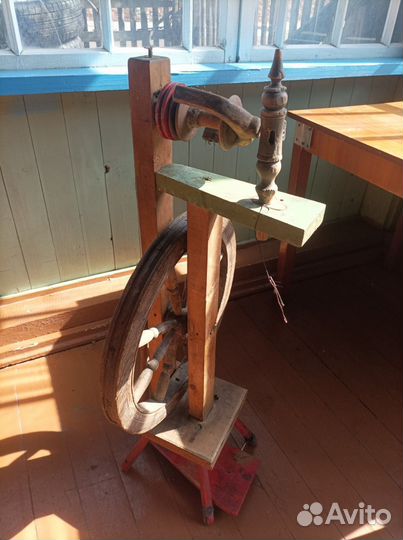 Прялка деревянная старинная