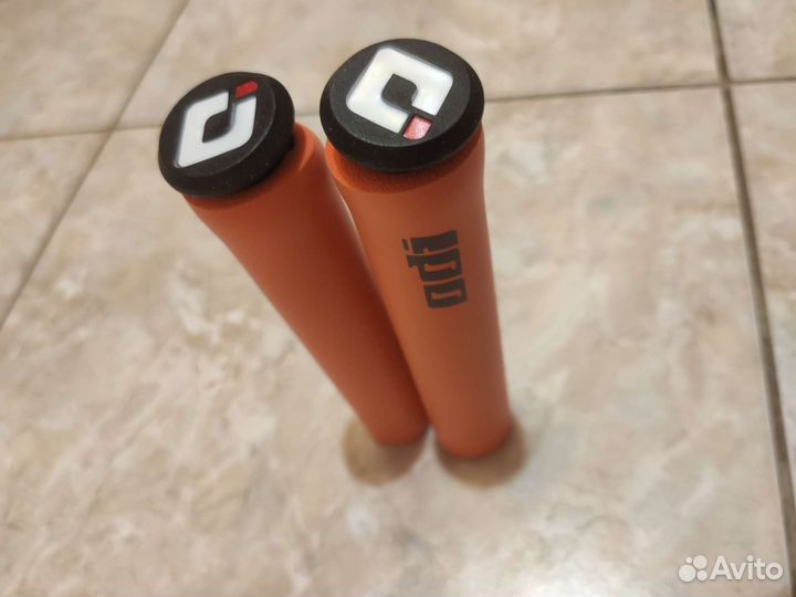 Грипсы odi для ведосипеда