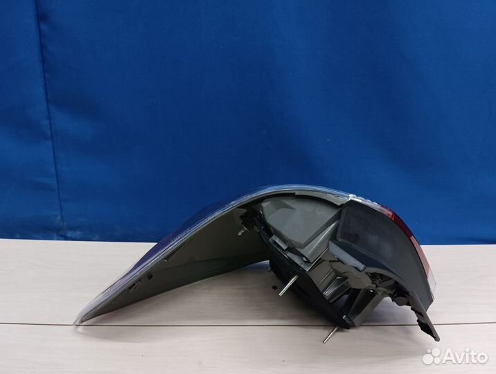 Фонарь правый Toyota Highlander 2 У40 2007-2013