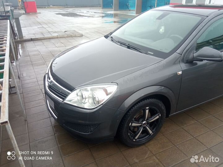 Opel Astra 1.6 МТ, 2011, 200 000 км