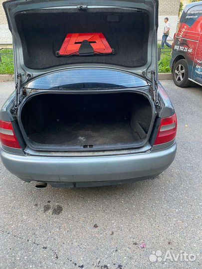 Audi A4 1.6 МТ, 1997, 285 000 км