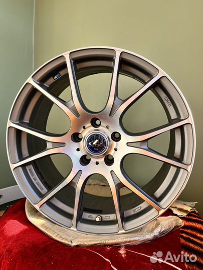 Легкие Японские диски Weds leonis R18 8J ET42