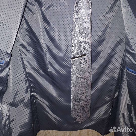 Продаю пиджак мужской