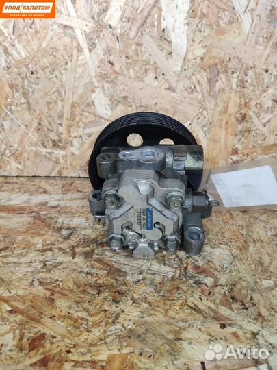 Насос гидроусилителя руля Mazda MPV L20632650B