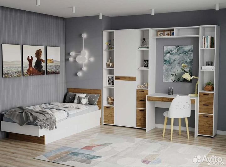 Стол письменный с ящиками