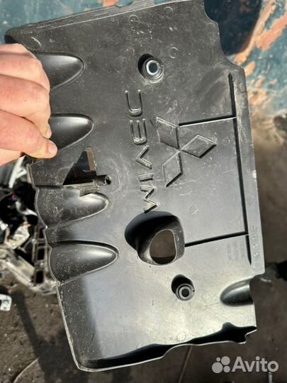 Декоративная крышка двигателя Mitsubishi Asx 2.0