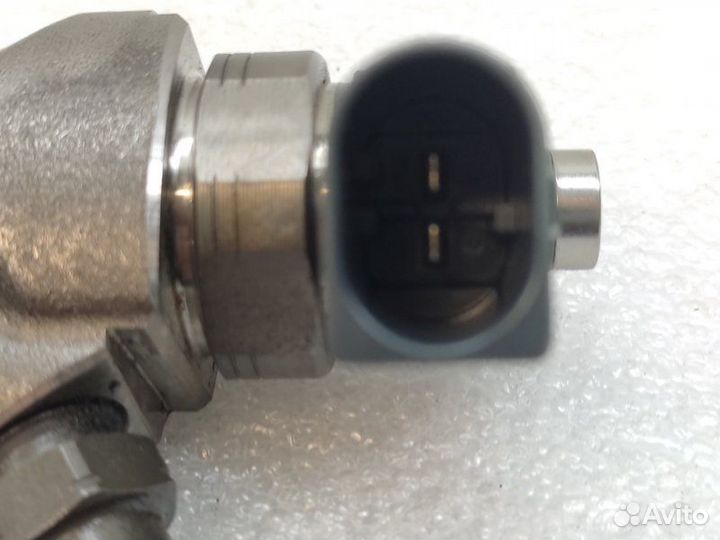 Форсунка топливная Volkswagen Tiguan 2 1.6D DGD