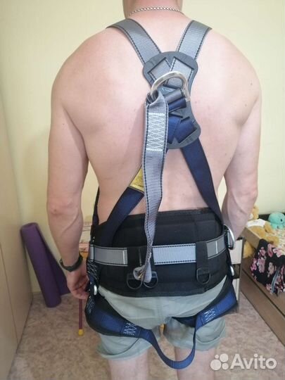 Страховочная привязь