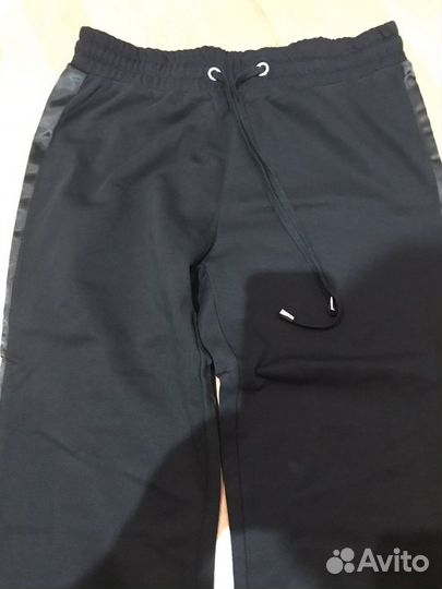 Спортивный костюм женский