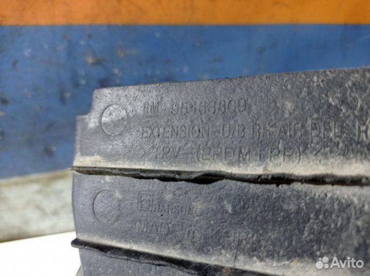 Брызговик задний правый Chevrolet Aveo T300