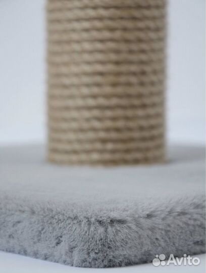 Когтеточка столб с лежаком