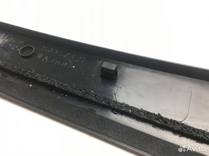 Молдинг двери задний левый Nissan Avenir PW11