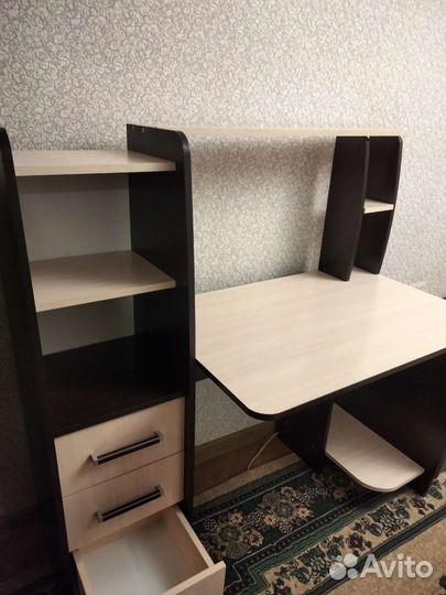 Рабочий стол для школьника бу