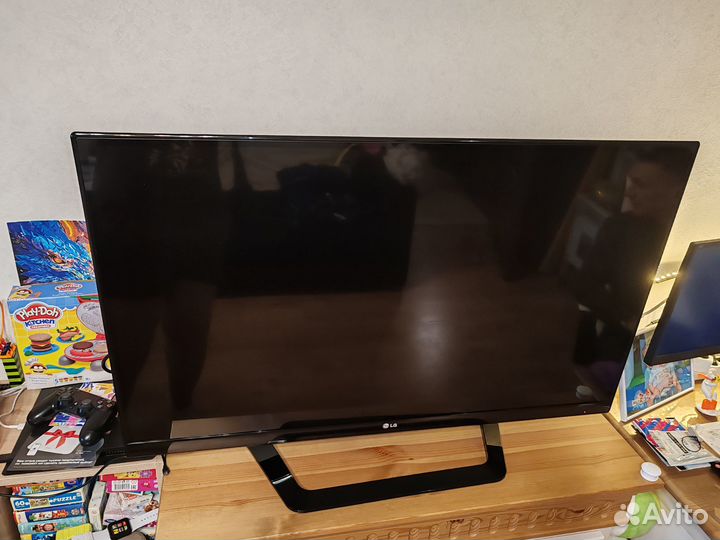 Телевизор lg SMART tv 42 без дефектов, отличное