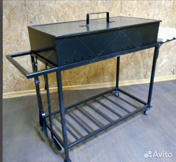 Мангал металлический с с полками на подставке