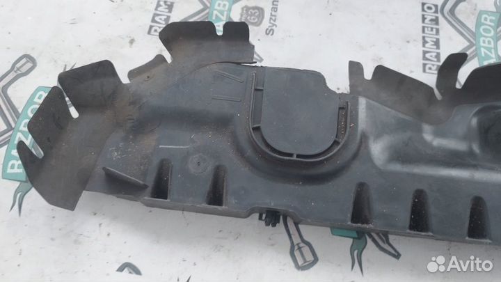 Воздуховод радиатора левый Peugeot 308 2007-2015