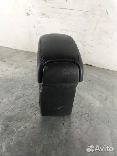 Подлокотник передний Peugeot 4007 2007-2012