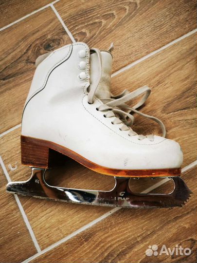 Kоньки Graf Etude