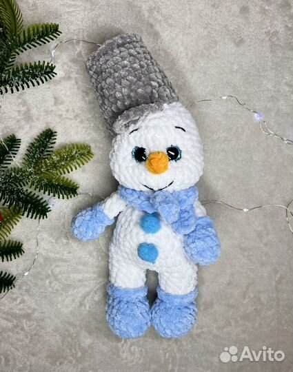 Вязаный снеговик ручной работы