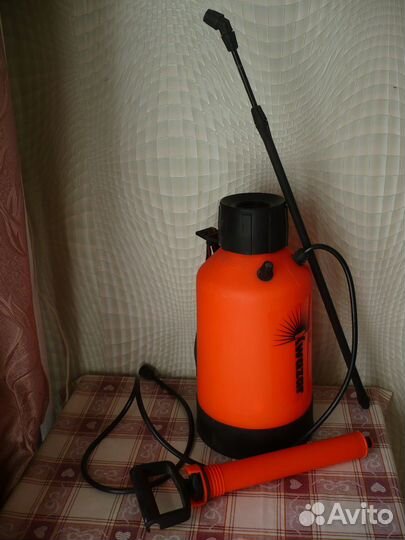 Опрыскиватель садовый ручной