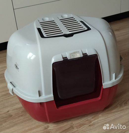 Угловой закрытый лоток для кошек