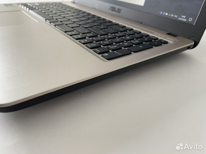 Игровой ноутбук Asus FullHD/4ядра/2видеокарты/SSD