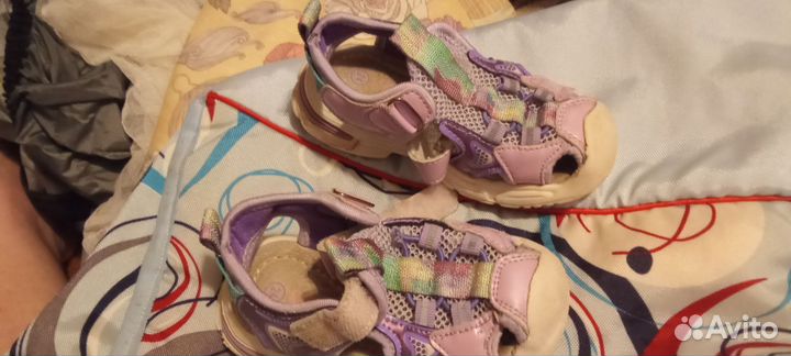 Разная обувь для девочки