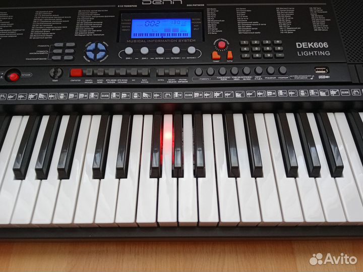 Синтезатор Denn Dek 606 Lighting с подсветкой