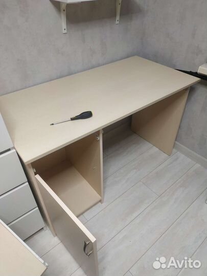 Письменный стол/компьютерный стол