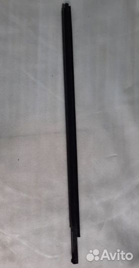 Молдинг на дверь передний правый Toyota