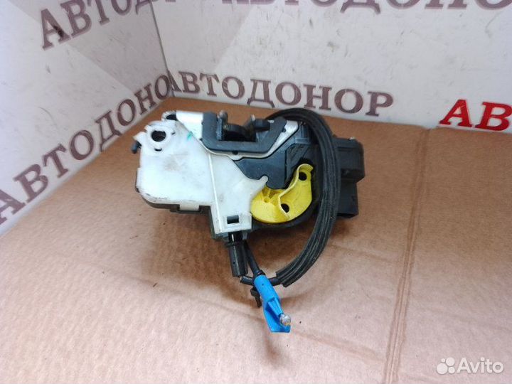 Замок двери передний левый Chevrolet Cruze