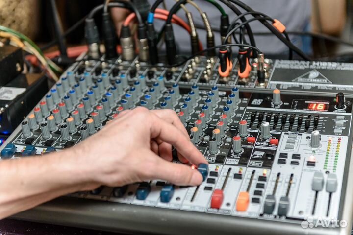 Ведущая, DJ, диджей,саксофонист