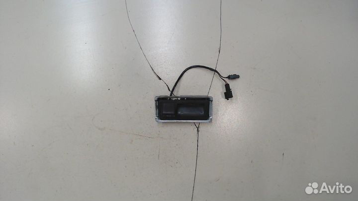 Кнопка багажника Volkswagen Touareg, 2011