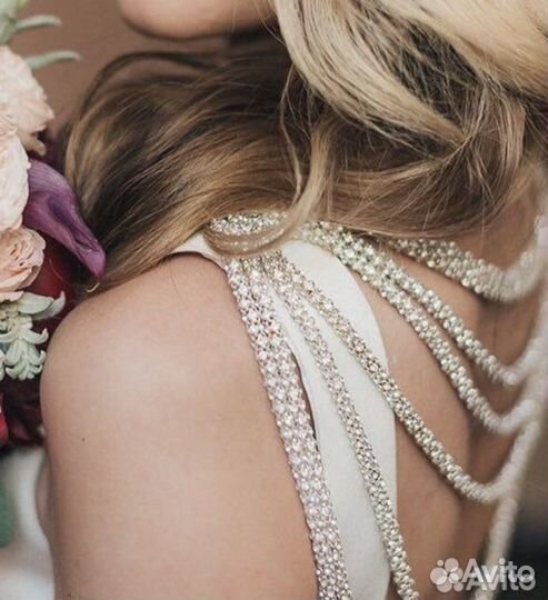 Свадебное платье с разрезом на ноге