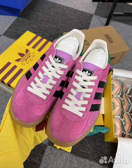 Кроссовки женские Adidas Gazelle x Gucci новинка