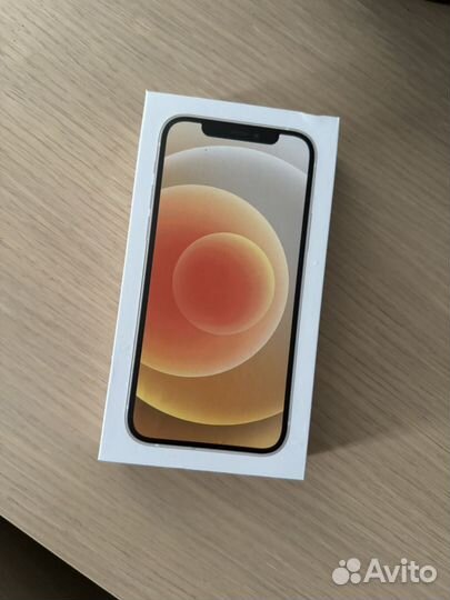 Коробка от iPhone 12