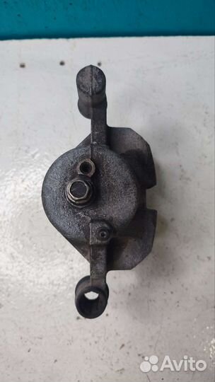 Суппорт передний правый Mazda GJ6A-33-61XB