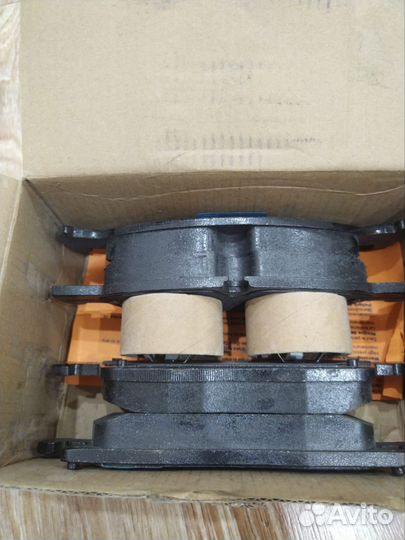 Тормозные колодки передние Мерседес