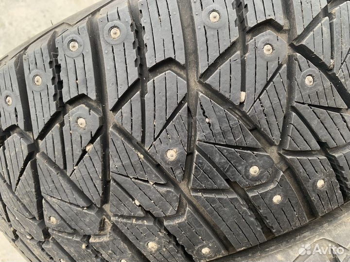 Goodyear Ultragrip 600 215/55 R17